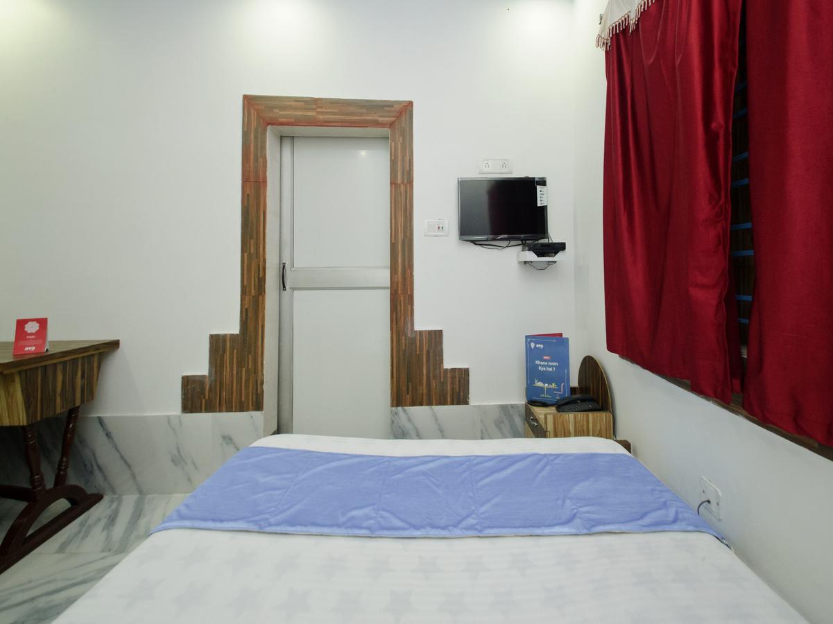 Oyo 8972 Dum Dum Hotel 3*