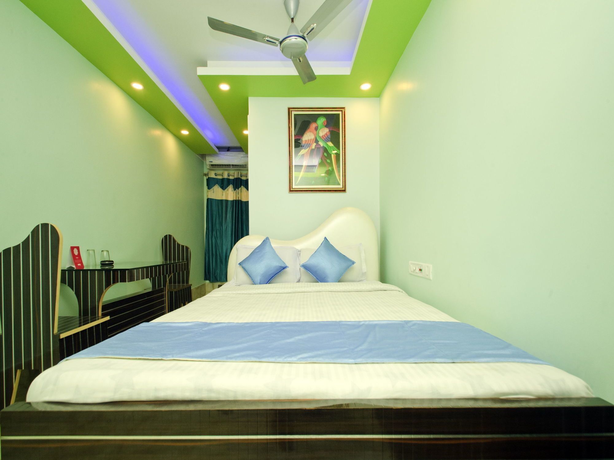 Oyo 8972 Dum Dum Hotel 3*